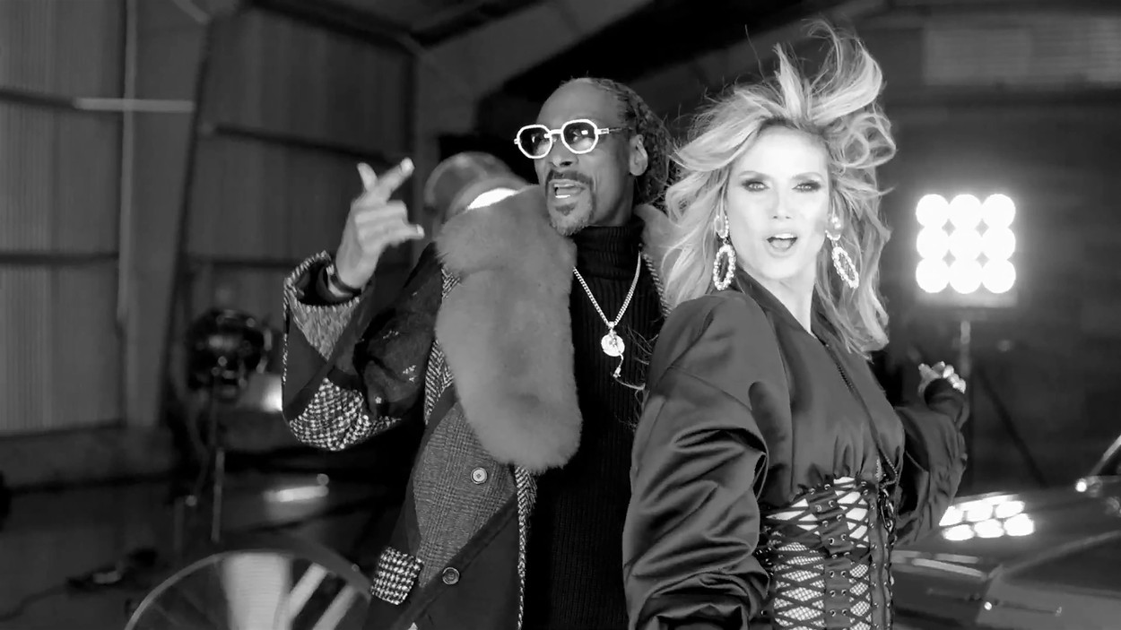 Tako Heidi Klum pleše v novem spotu raperja Snoop Dogga