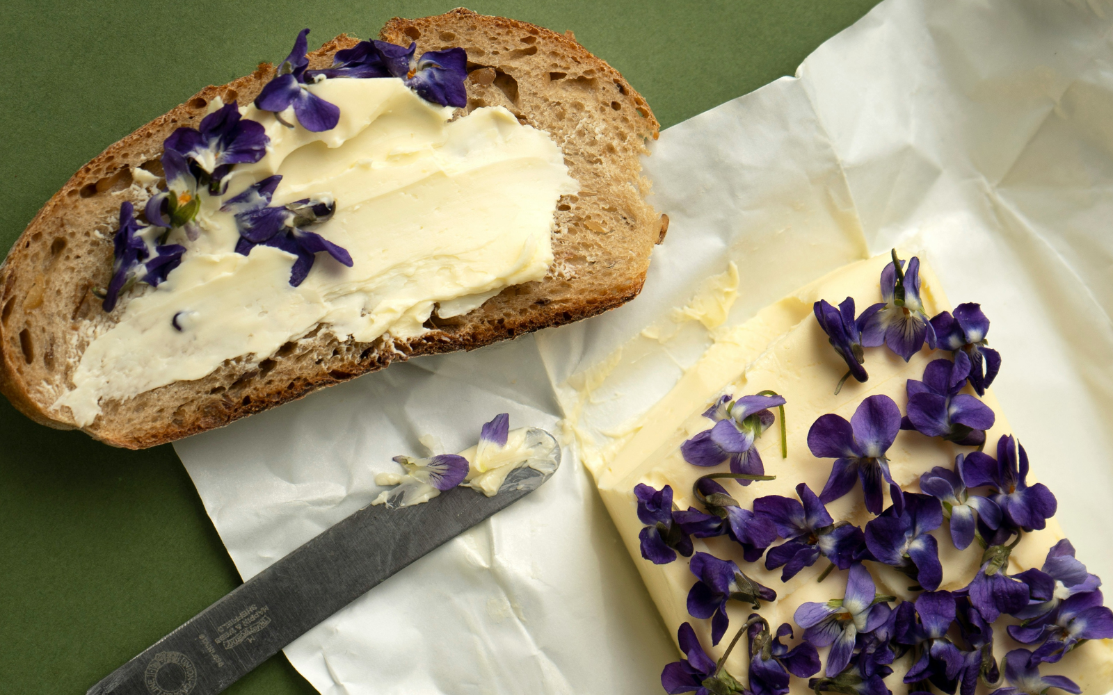 Recept za gurmanski sendvič z borovnicami in sirom