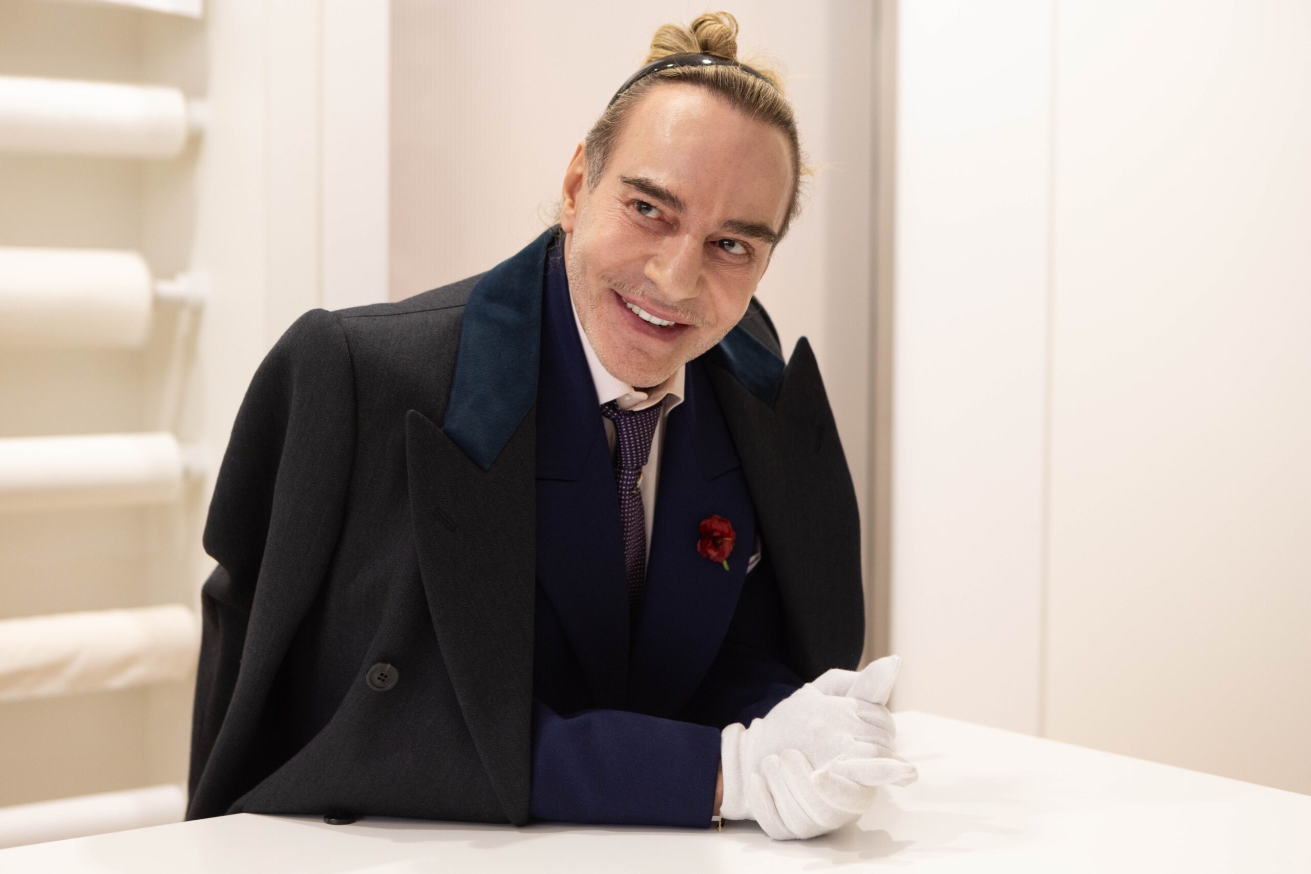 John Galliano zapušča modno hišo Maison Margiela, se vrača k Diorju?