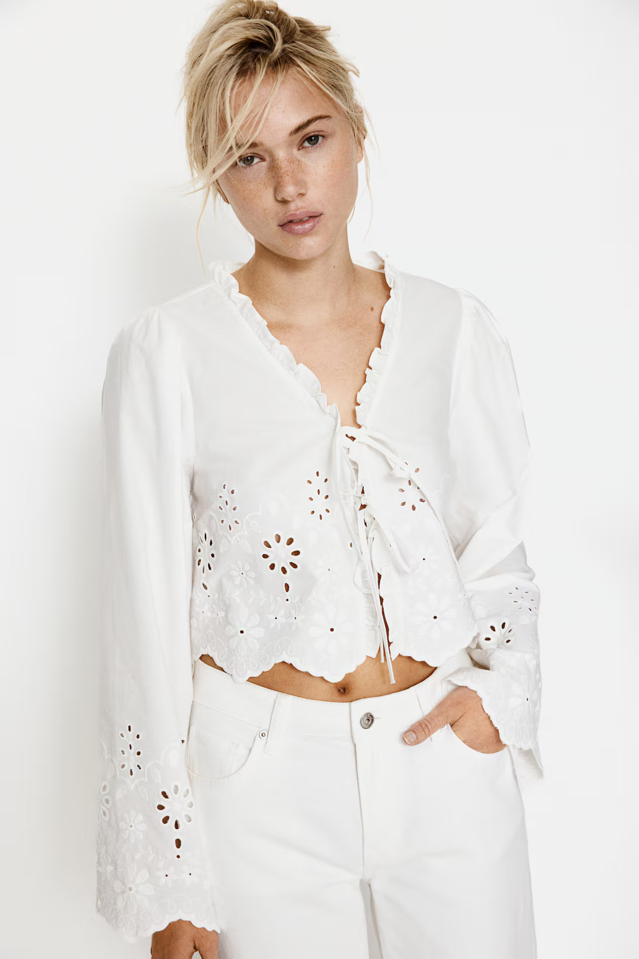 Bela bluza