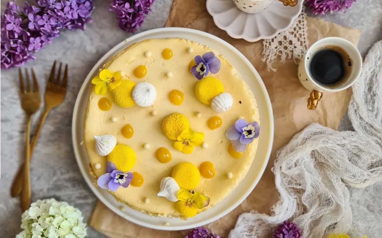 Recept za cheesecake z okusom manga in limete, ki vas bo navdušil