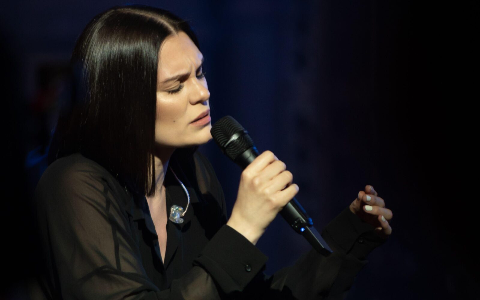 Svetovno znana pevka Jessie J sporočila žalostno novico