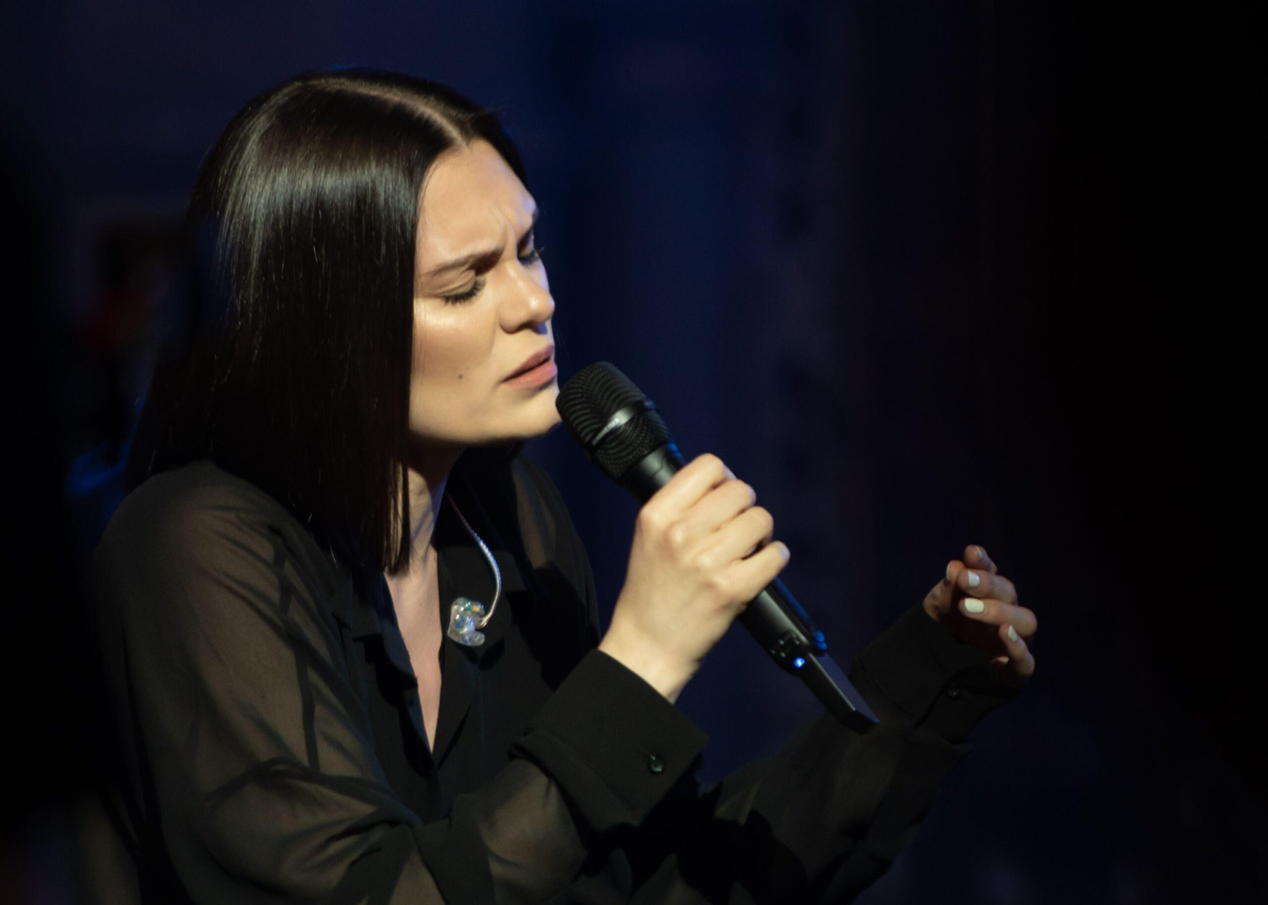 Svetovno znana pevka Jessie J sporočila žalostno novico