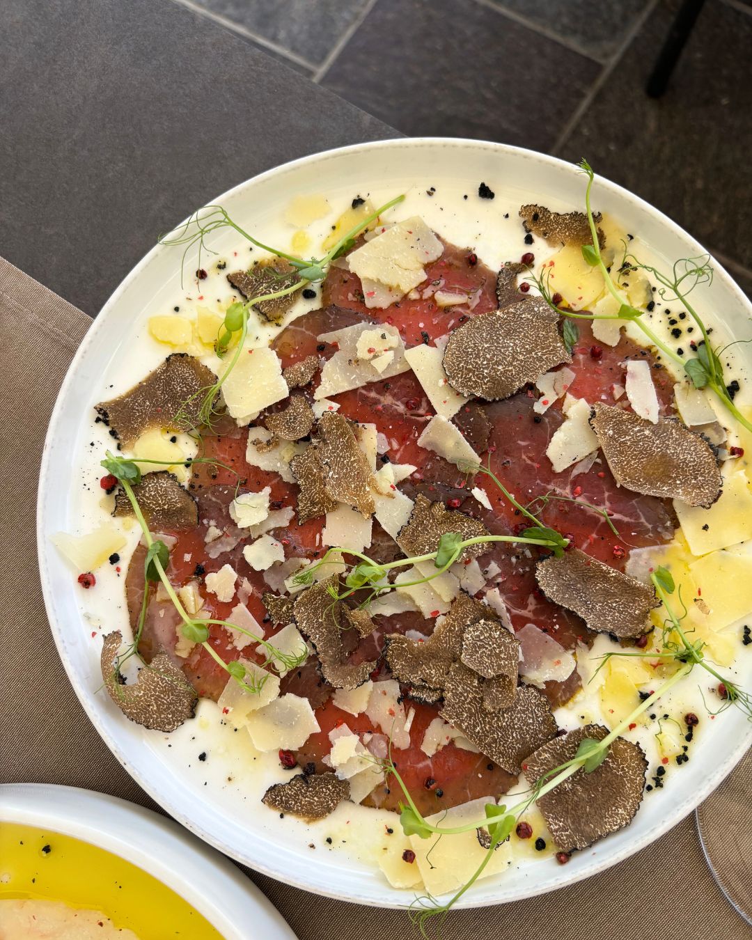 Restravracija, The restaurant, Ljubljana, okušanje, krožnik, goveji carpaccio