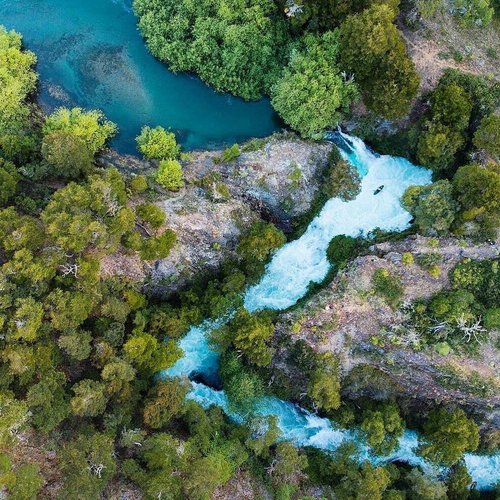idilična narava obdana zelenjem