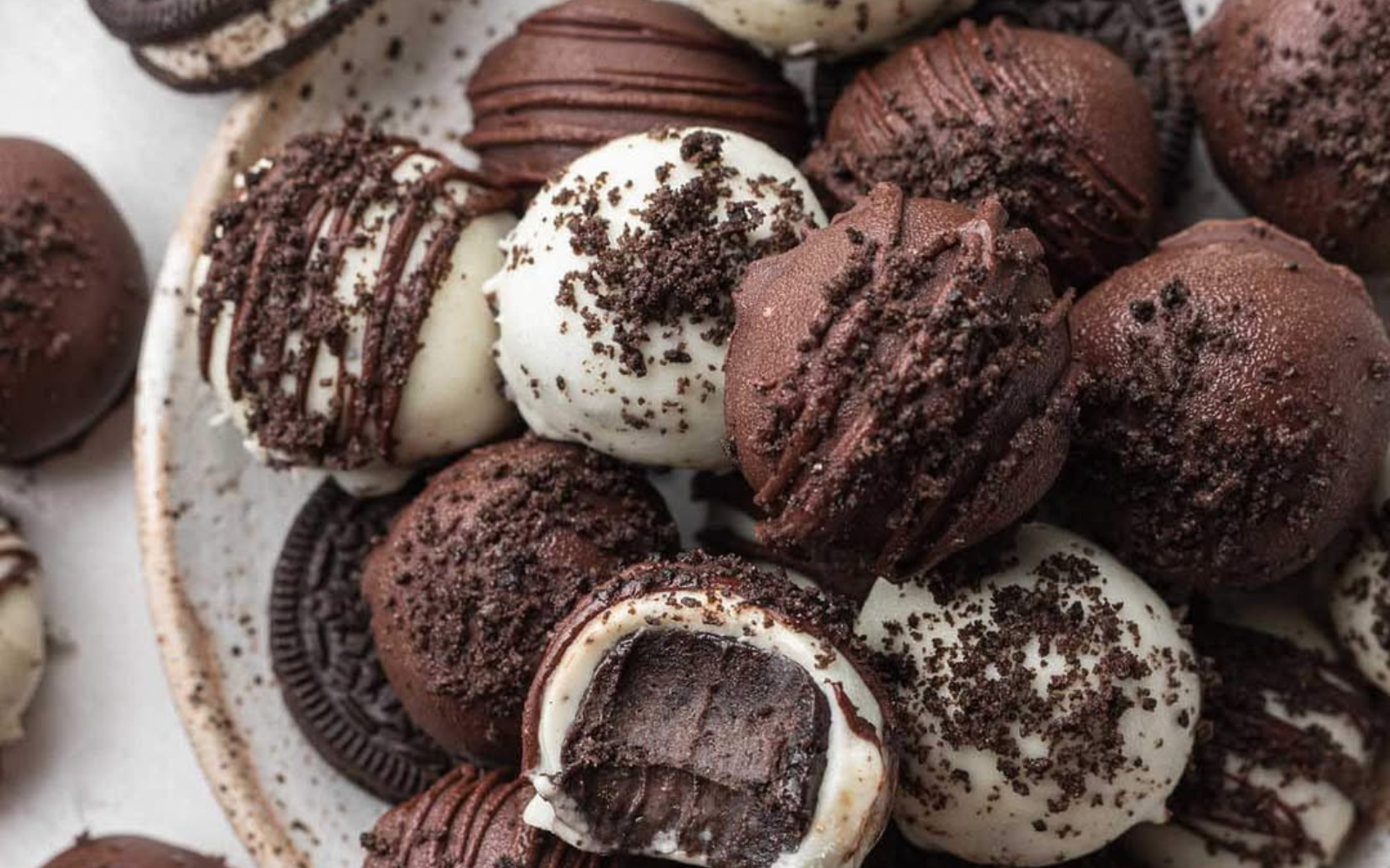 Recept za Oreo kroglice, ki jih boste pripravili v 15-ih minutah