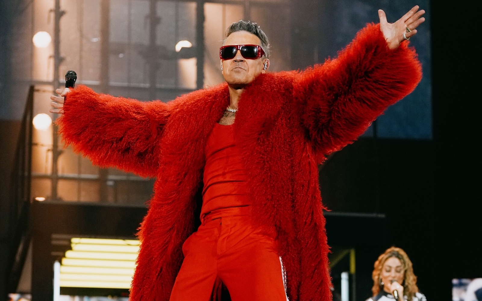 Prihaja pop legenda Robbie Williams!