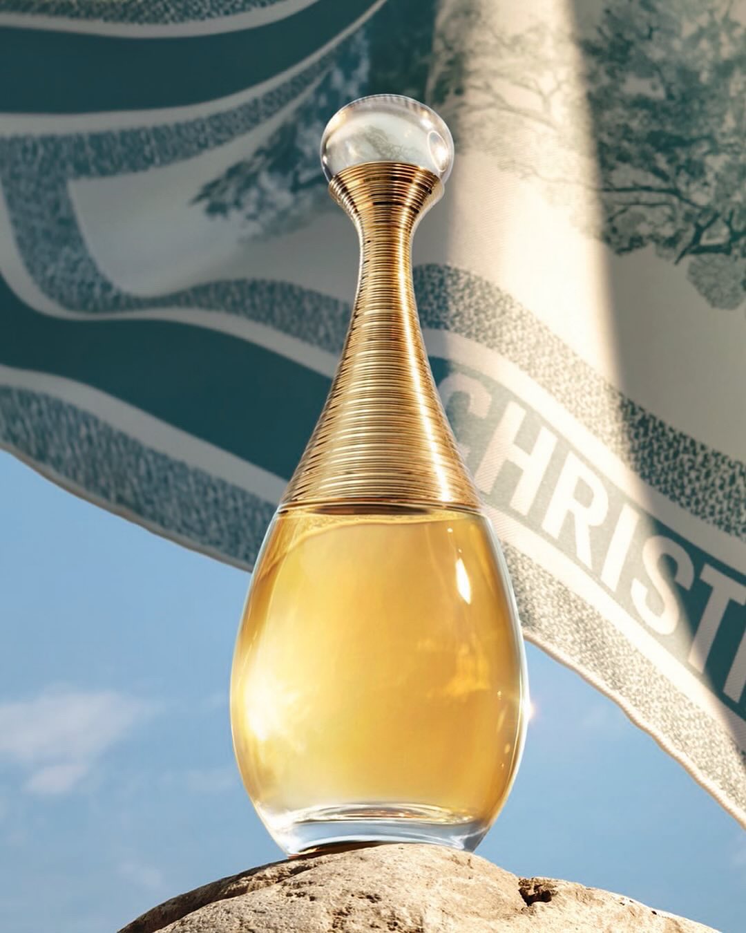 steklenička parfuma prestižne znamke