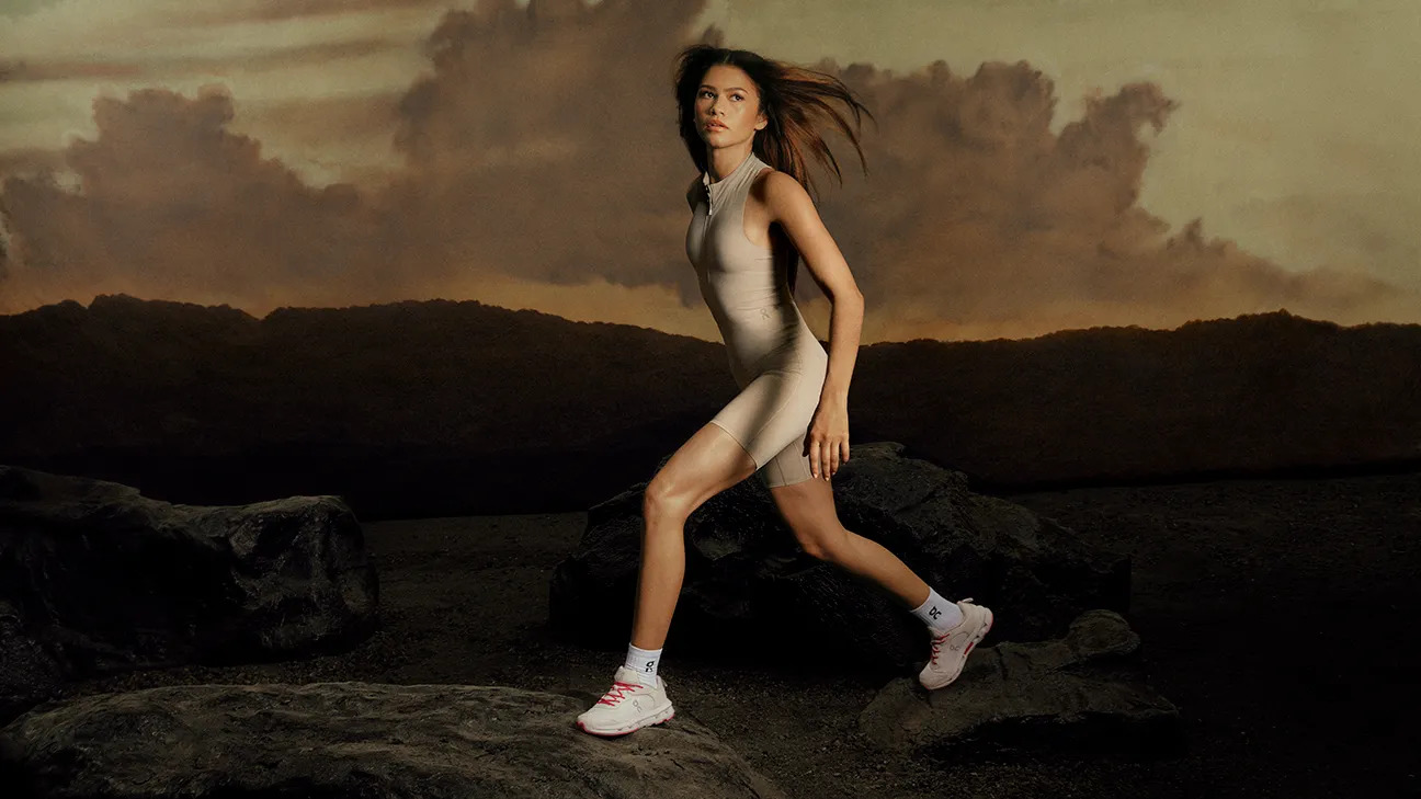 Zendaya v novi jesenski kampanji znamke On v modelu superg Cloudzone Moon