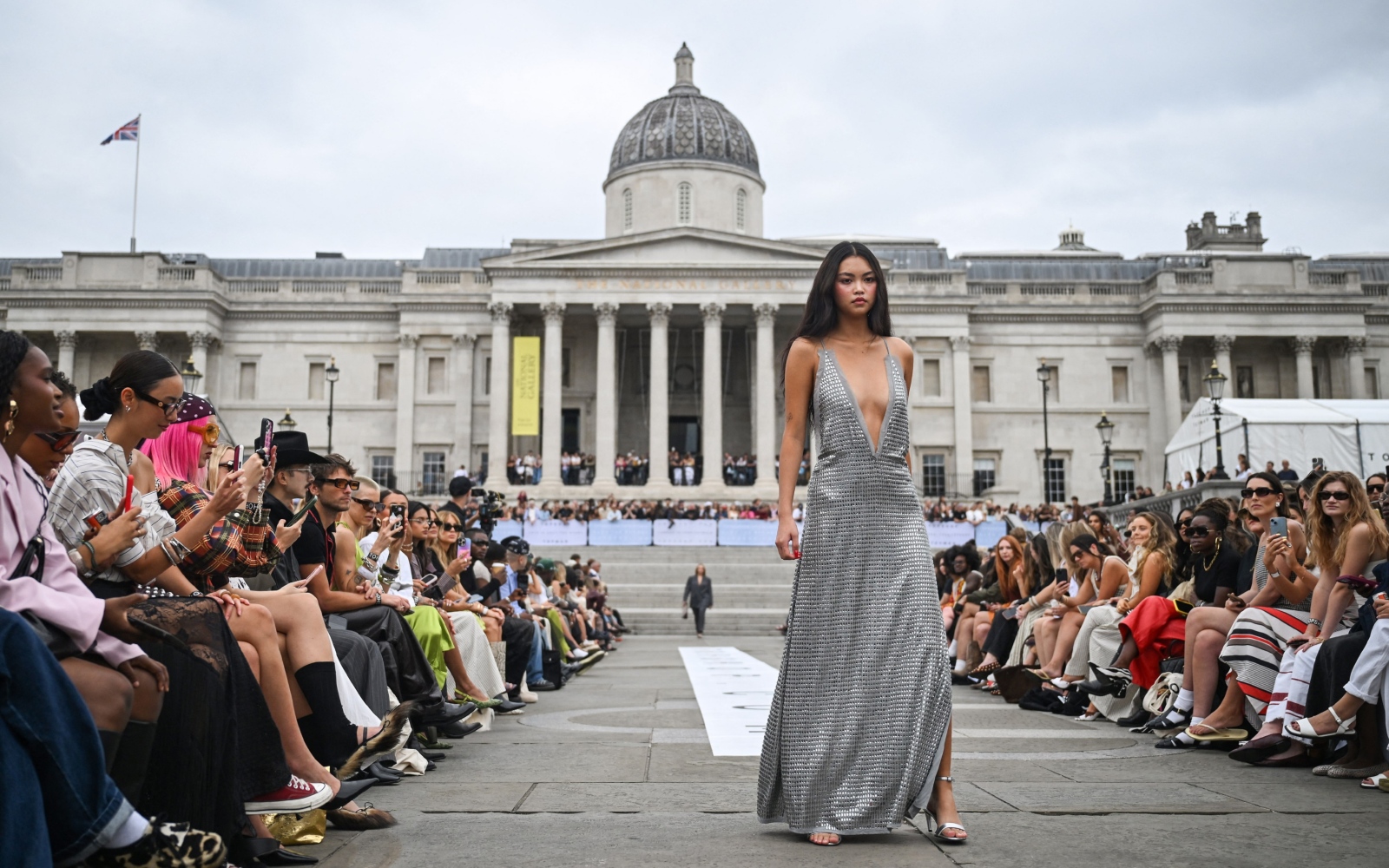 Topshop se vrača: Ali lahko znova doseže svojo prejšnjo slavo?