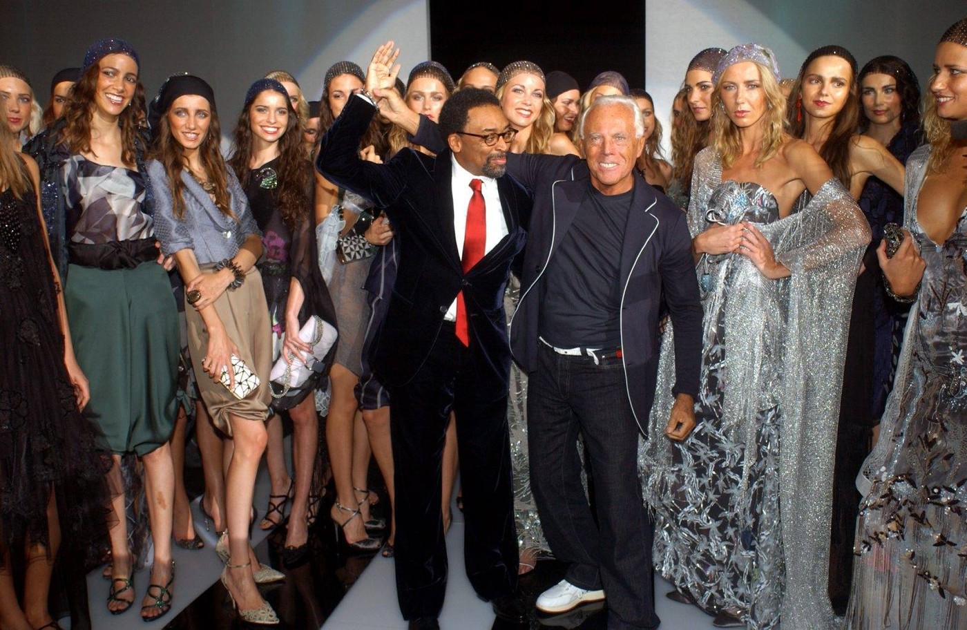 modni oblikovalec Giorgio Armani z modeli