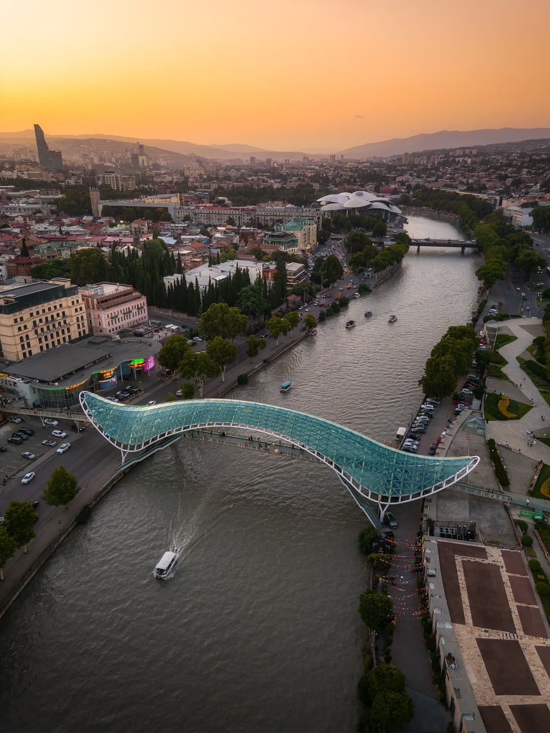 mesto z bogato arhitekturo