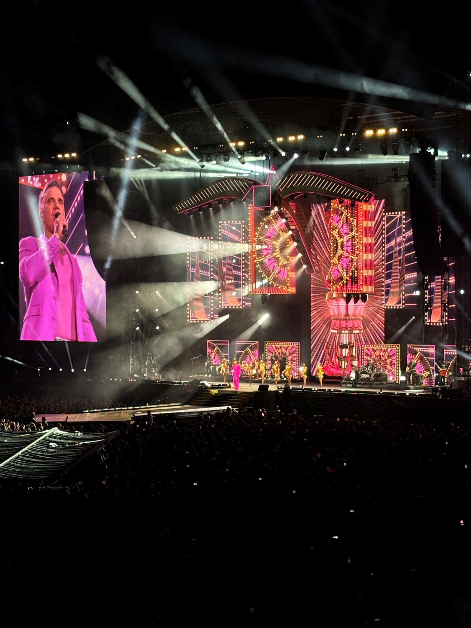 koncert pevca robbieja williamsa v Celovcu