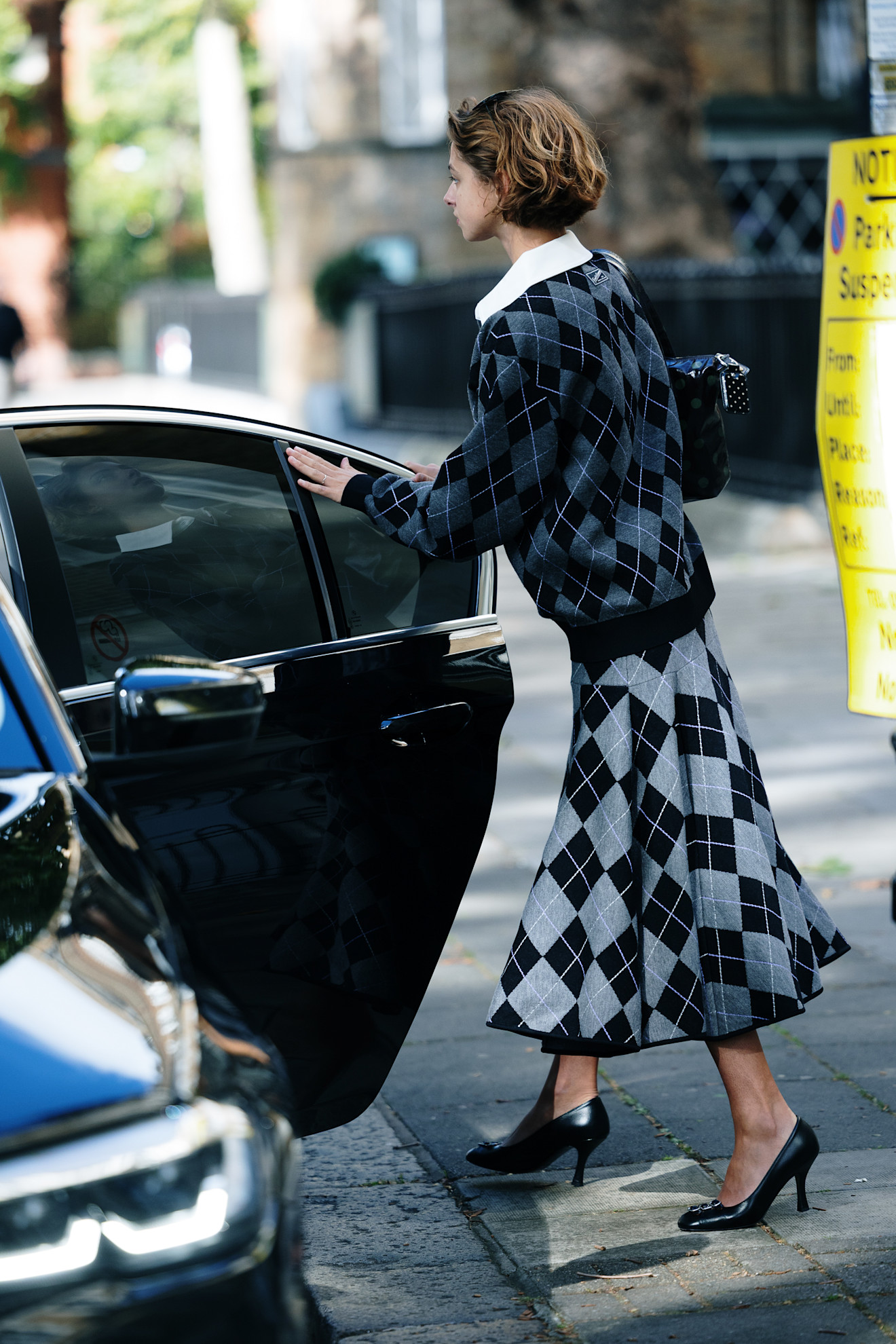 Ženska v karo krilu