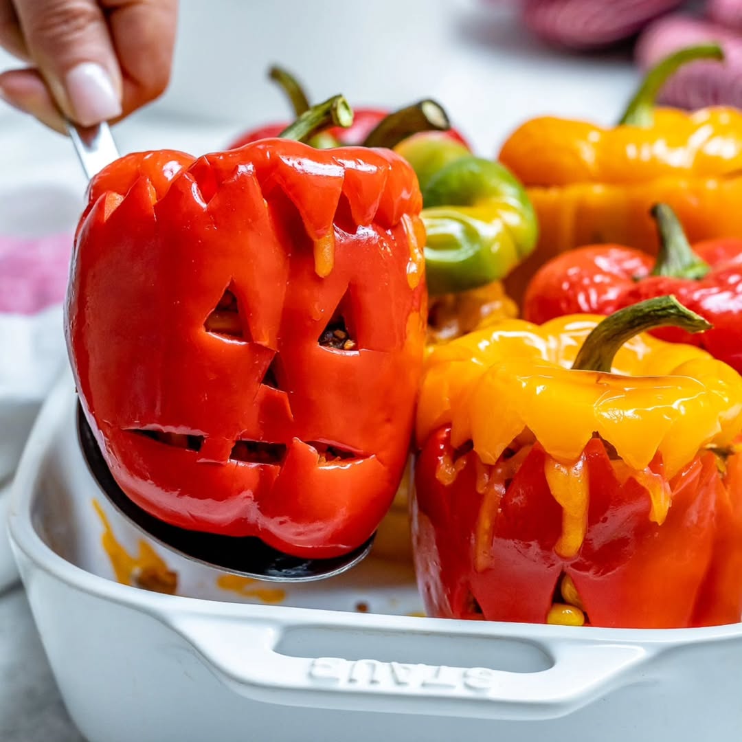 Nadevane paprike v obliki buč za noč čarovinc