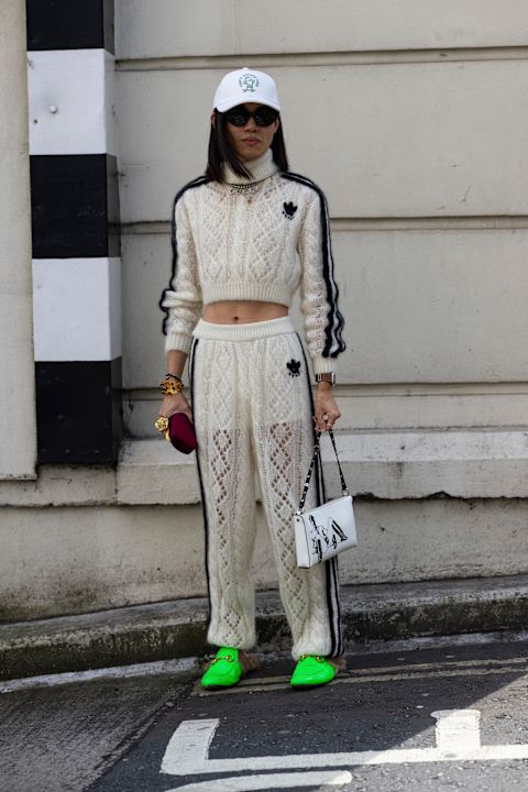 streetsytyle ženska v adidas kompletu