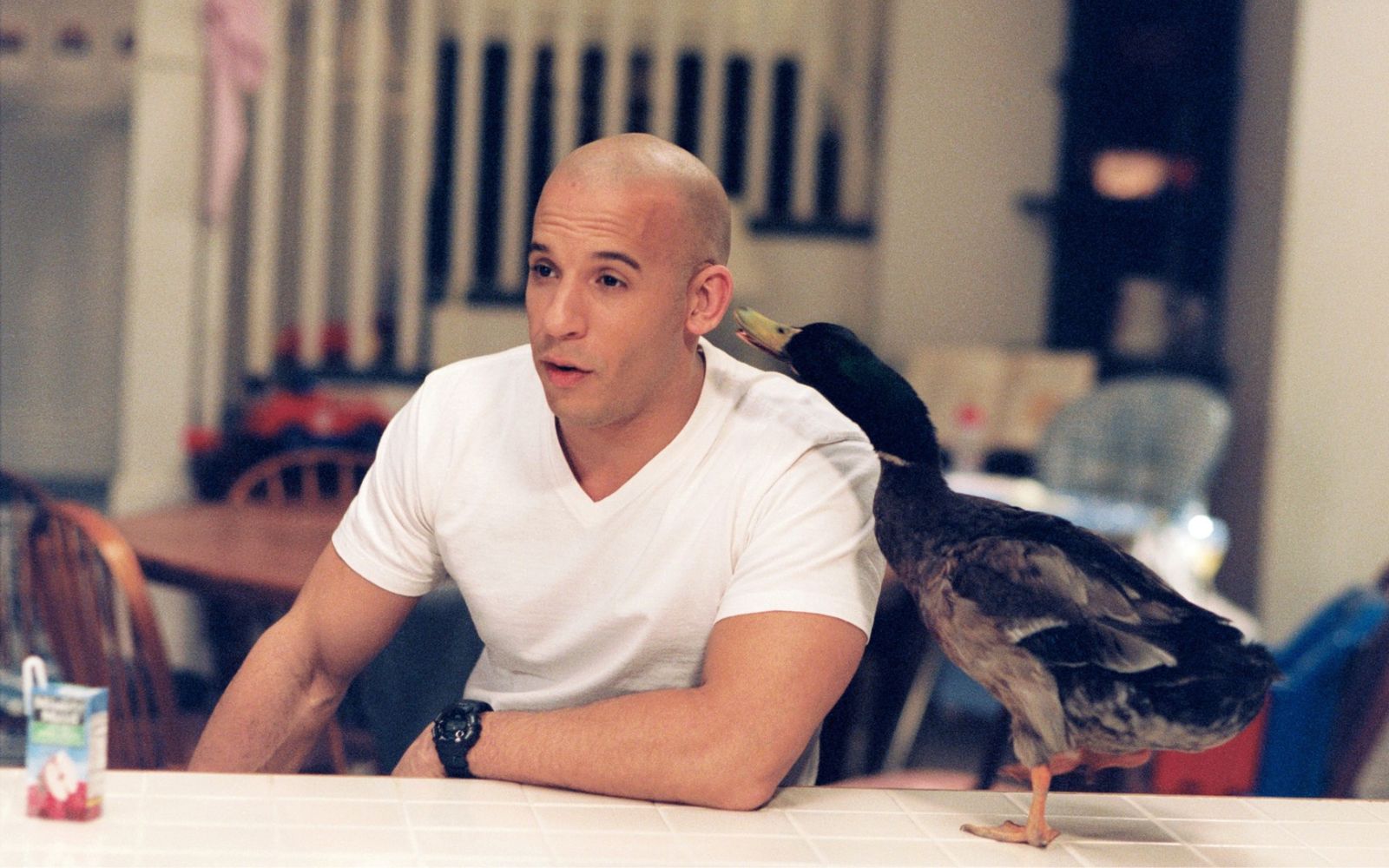 Kdo so in kaj počnejo “moške varuške” za odrasle ženske?