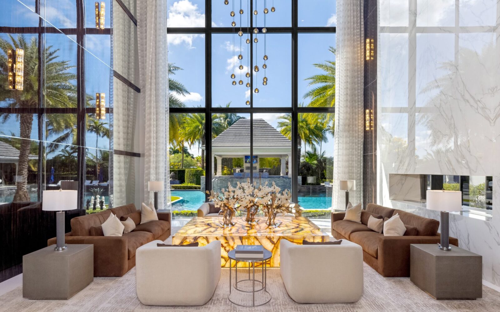 Osupljiva vila, kakršne še niste videli, njen lastnik je znani igralec