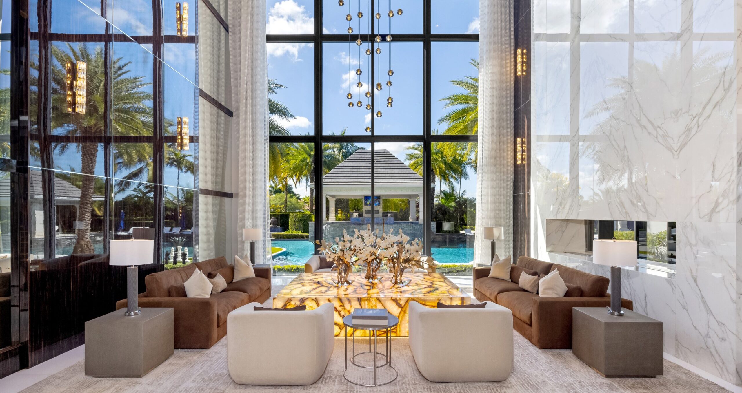 Osupljiva vila, kakršne še niste videli, njen lastnik je znani igralec