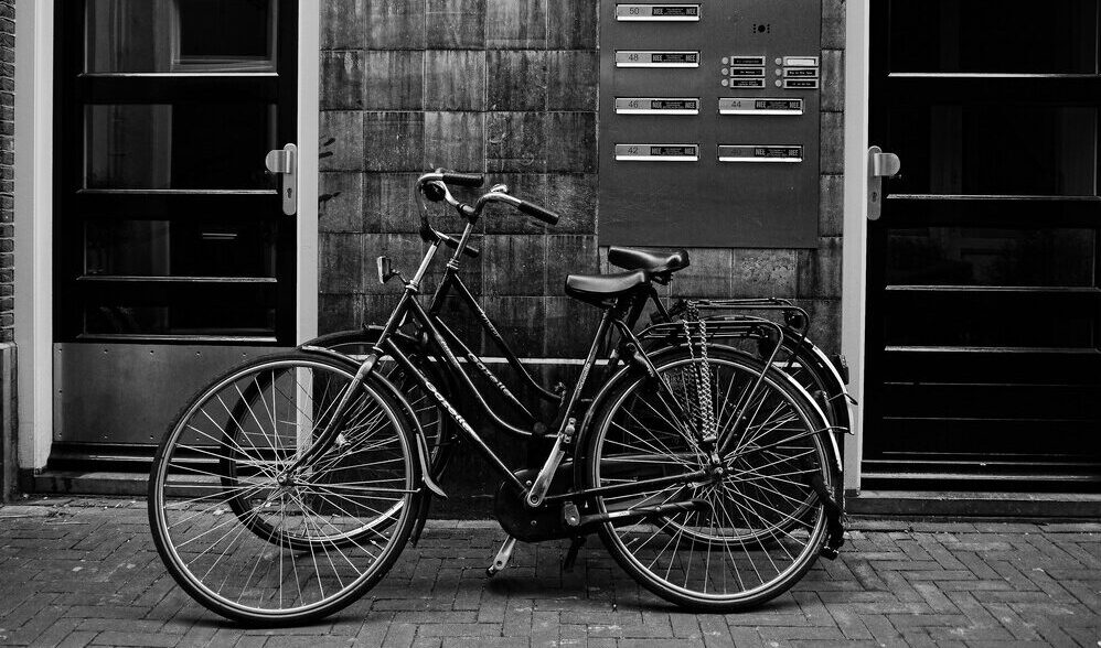 “V službo hodim s kolesom (in zato me vsi sovražijo)”