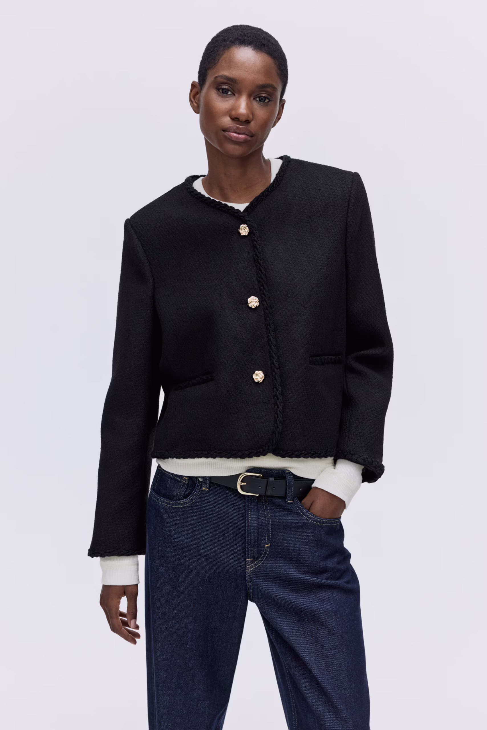 črn suknjil z detajli