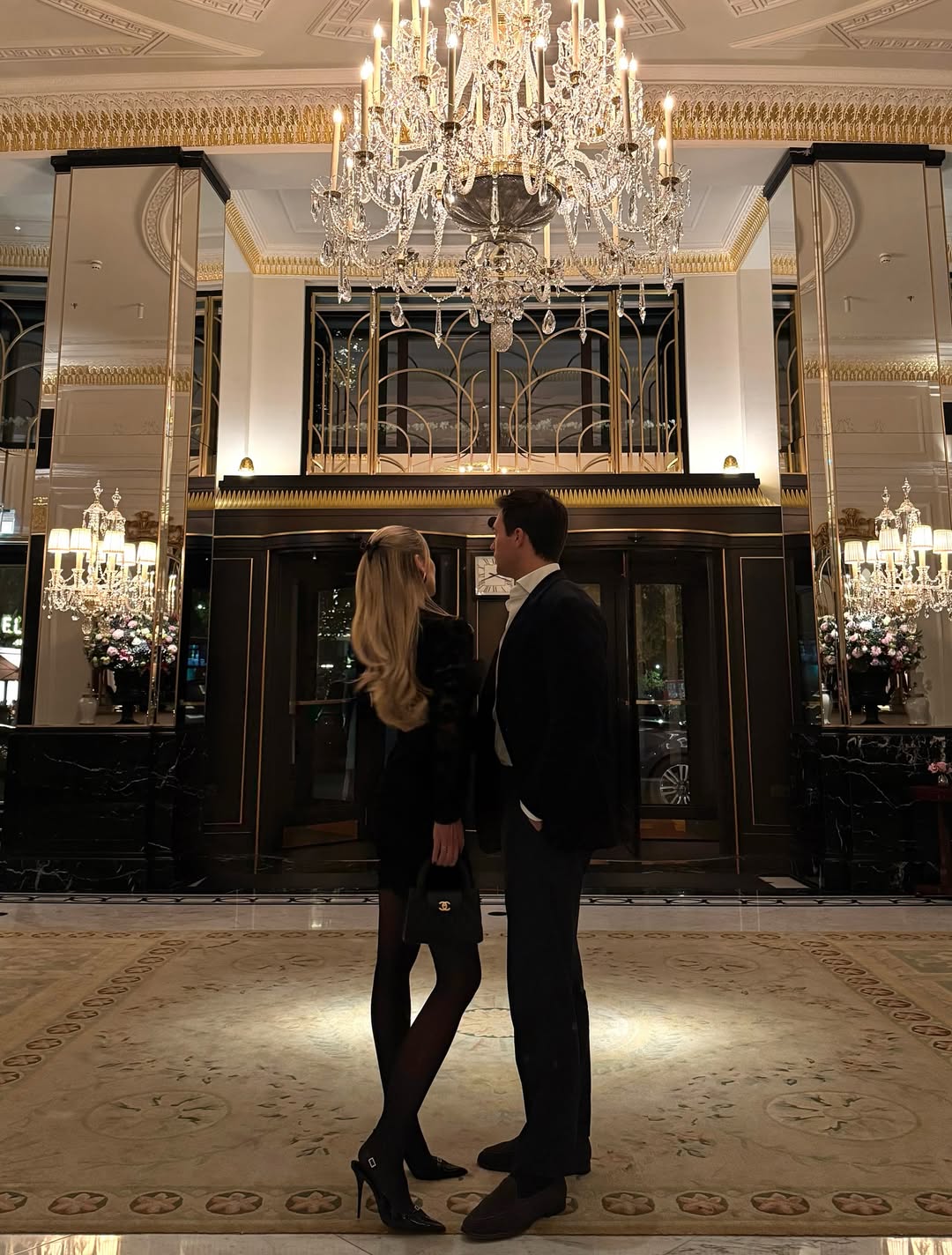 Urejena partnerja v hotelu