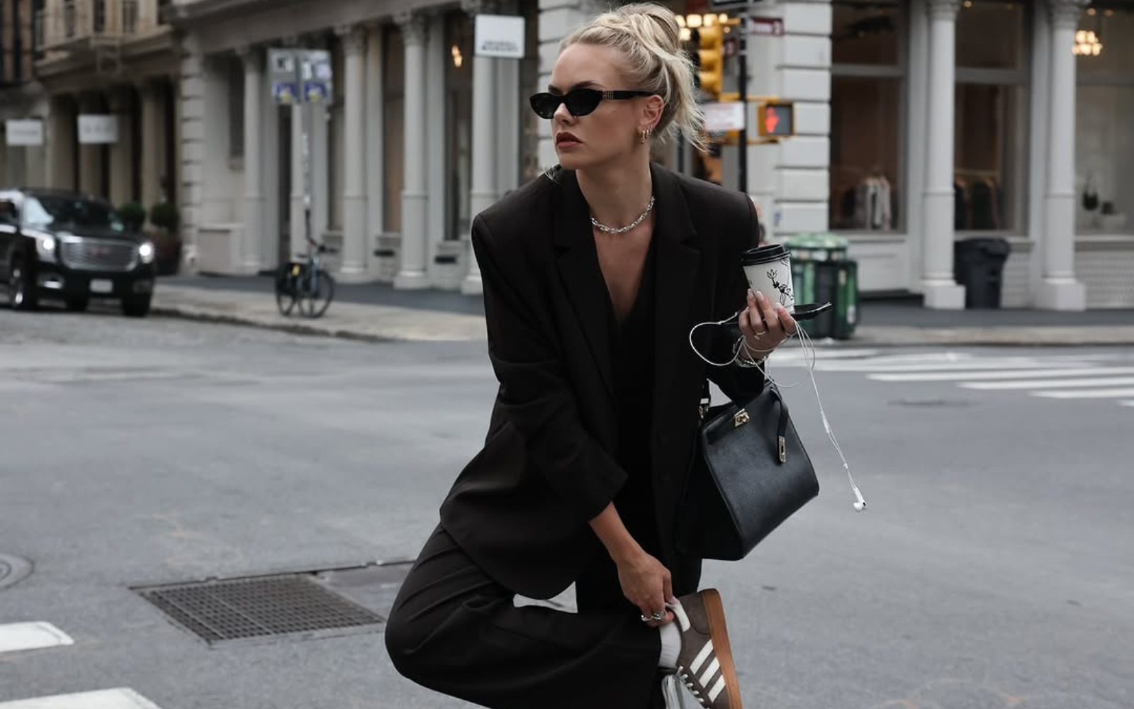 Ali nas naša neodvisnost pravzaprav bremeni?