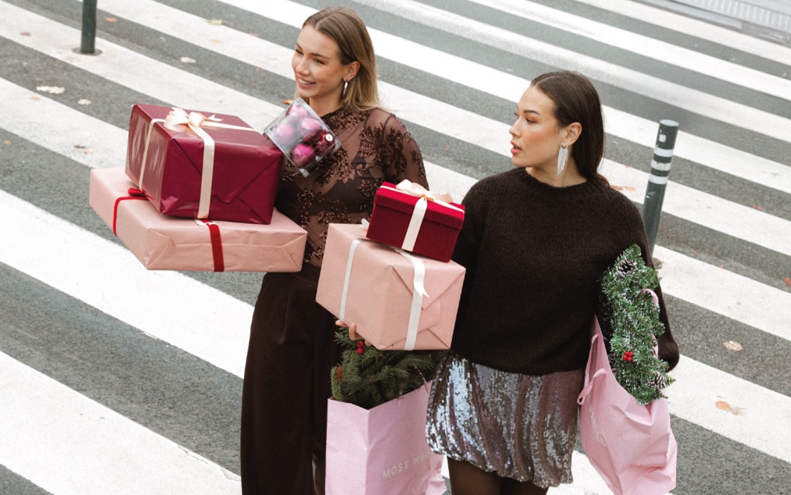 Našli smo 10 popolnih daril za modne in lepotne navdušenke