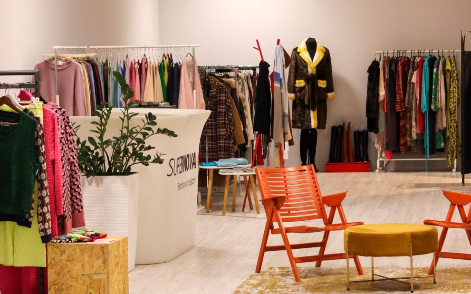 Iščete posebne modne kose? Preverite nov pop-up slovenskih oblikovalcev