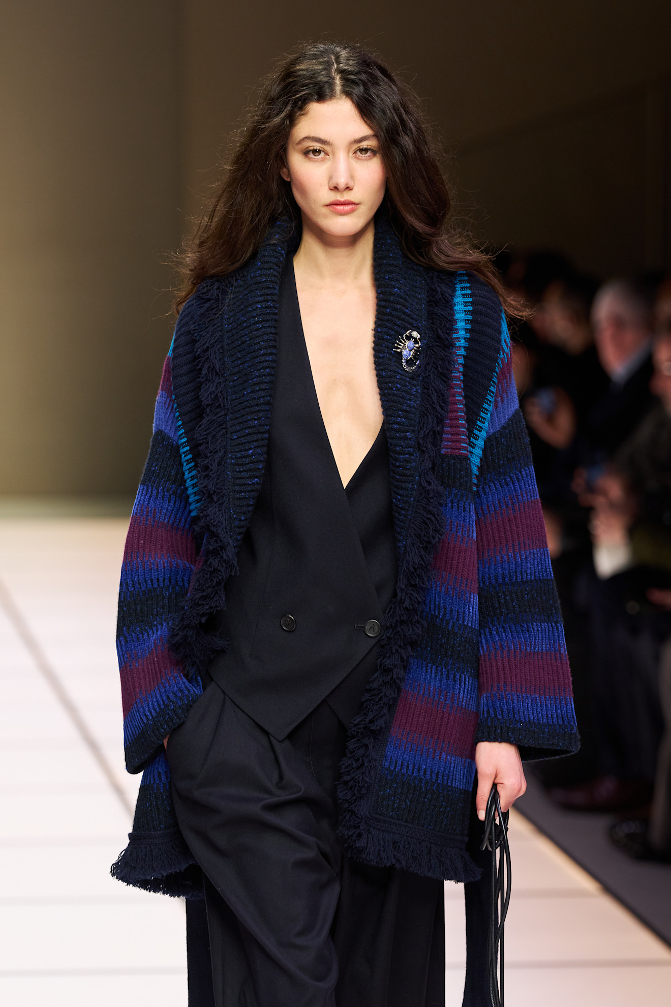 broška na pletenini