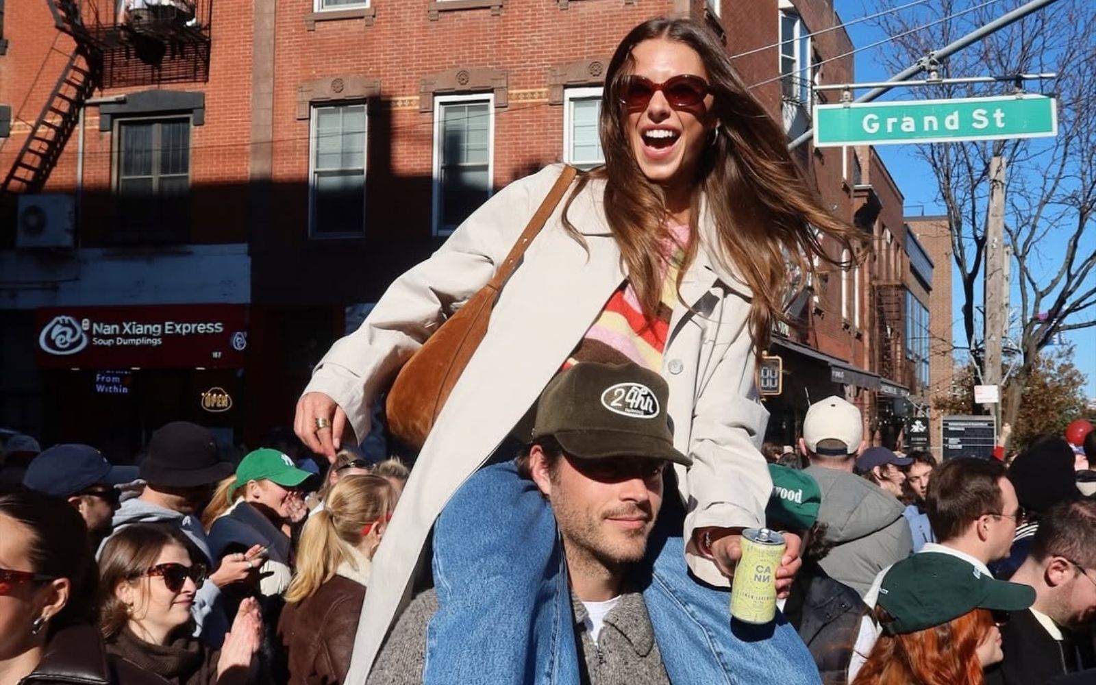 Kaj pomeni “friendfluence” in ali lahko škodi vašemu razmerju?
