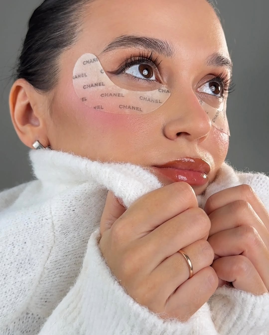 Chanelovi obliži za predel pod očmi