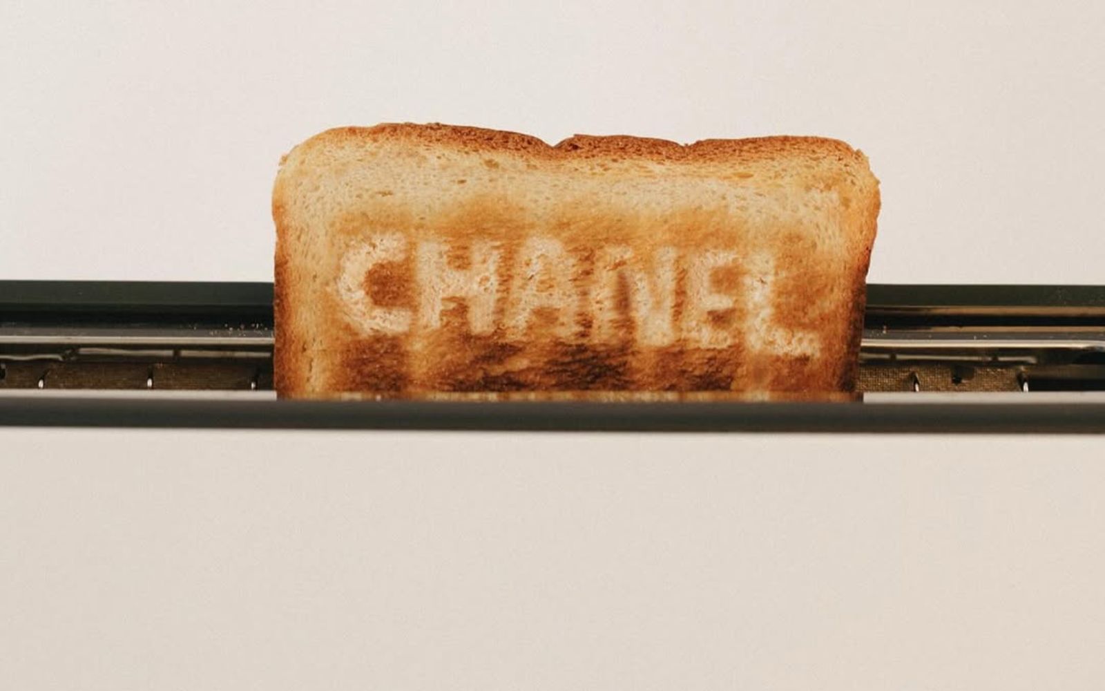 Ideja za mini Chanel luksuz na krožniku