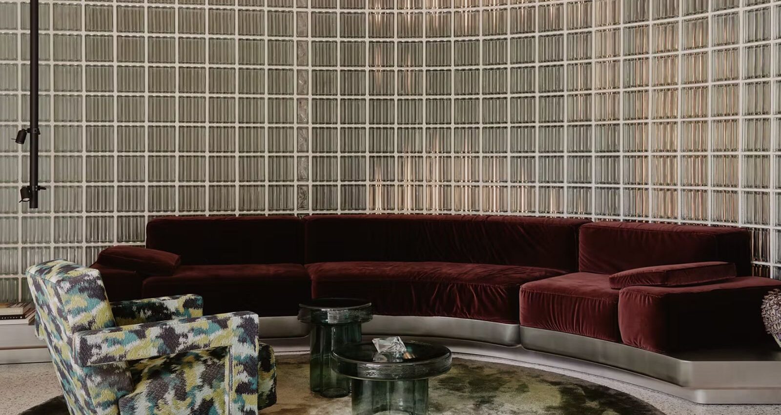 Bi živeli v stanovanju, ki spominja na sloviti nočni klub Berghain?