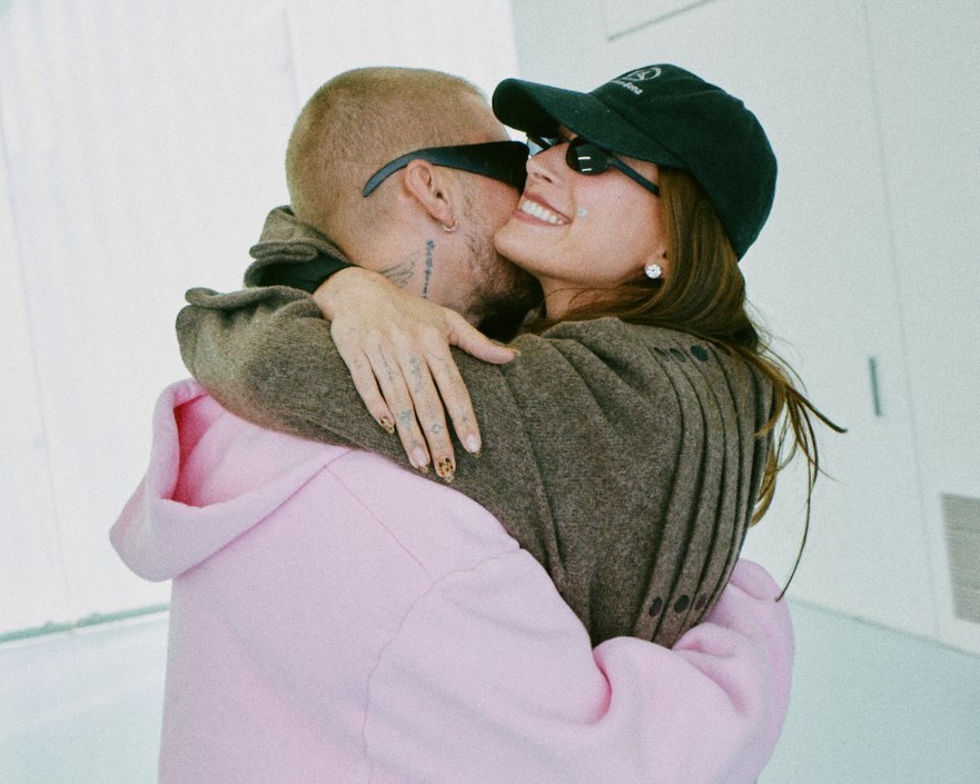 Justin in Hailey Bieber