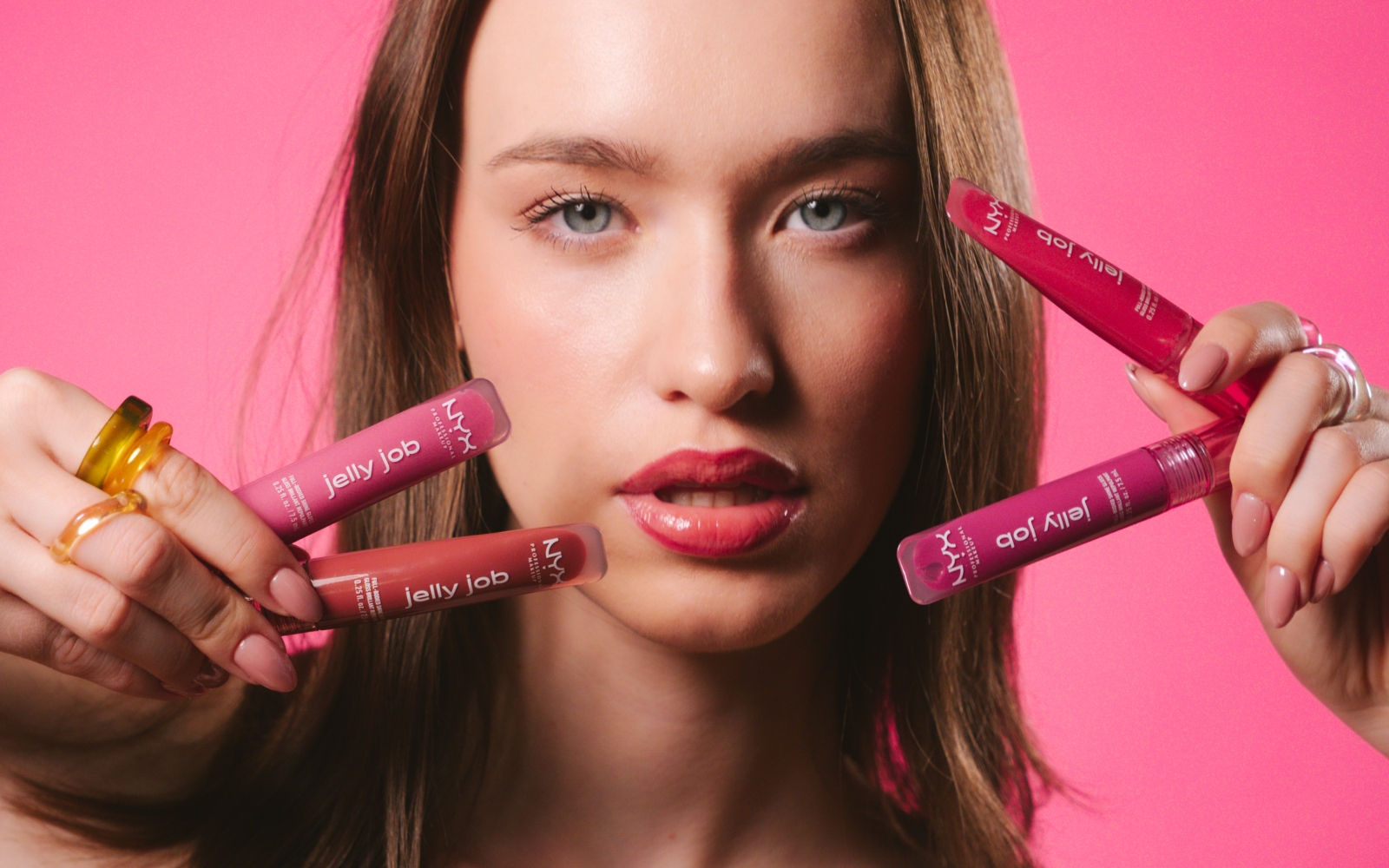 Sočne ustnice, na katerih se svet lepše zrcali