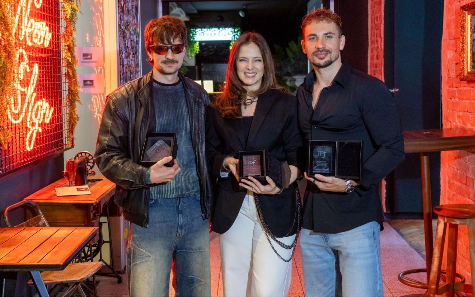 Tri imena, ki kraljujejo na glasbenih lestvicah pri nas