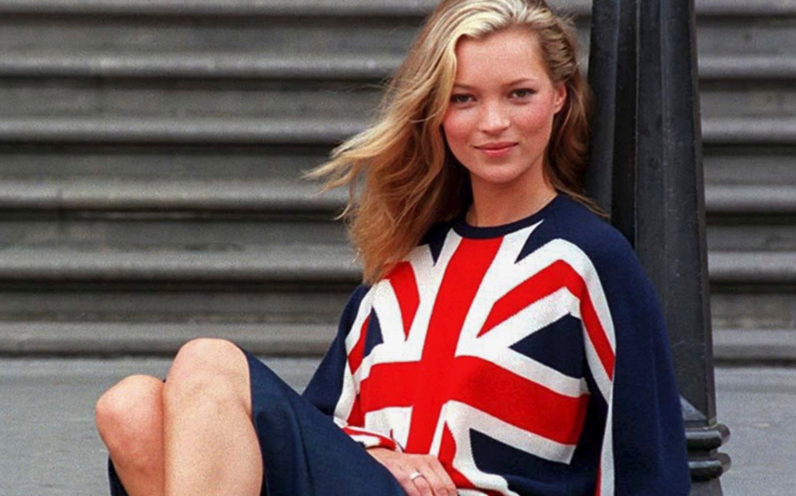 Prihaja film o Kate Moss: prvi napovednik razkriva zakulisje ikoničnih 2000-ih