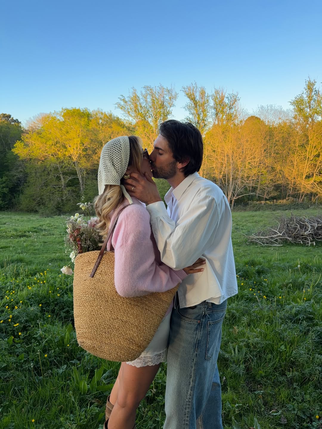 Zaljubljen par v naravi