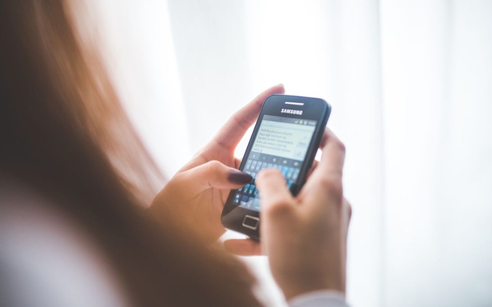Ali lahko “osnovni” telefon reši naše digitalno življenje?