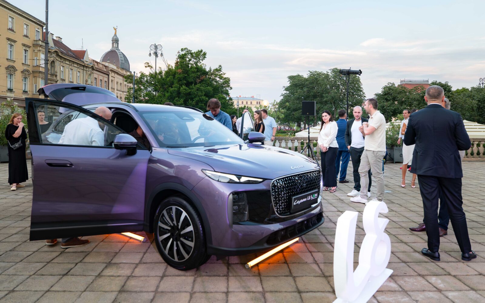 Auto Benussi predstavil novo premium avtomobilsko znamko in model LEPAS L8